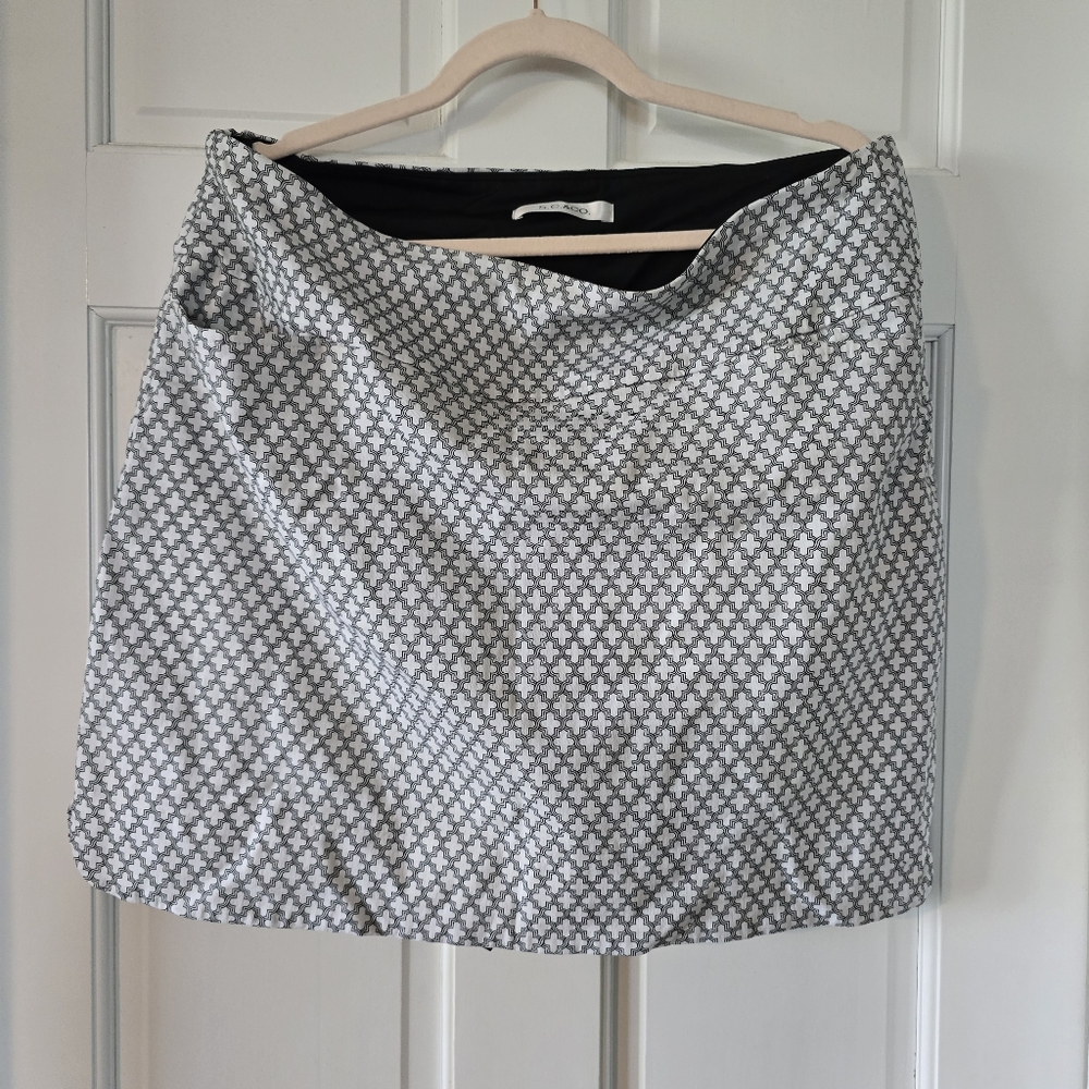 S.C.&Co Stylish Athletic Black and White Patterned Skirt With Shorts Underneath